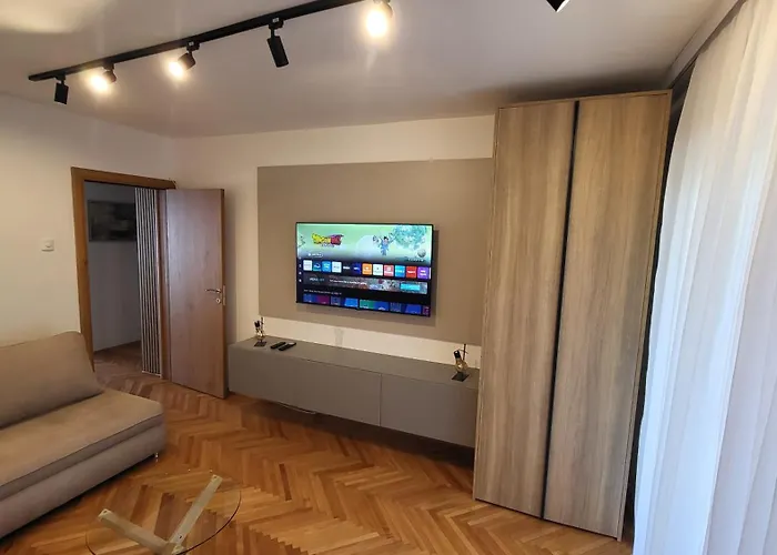 Central Cozy Apartment At Gastro District